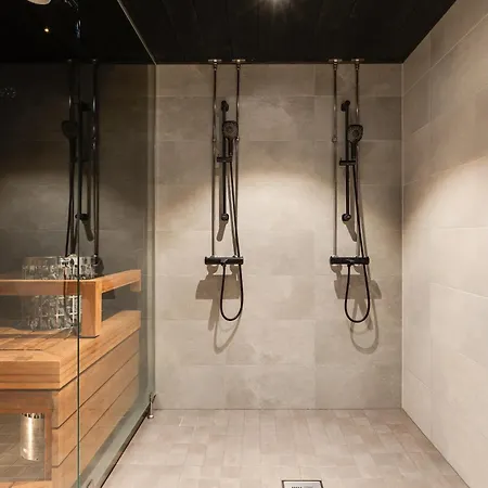C13 By Aavalevi Holidays, Center Apartment *